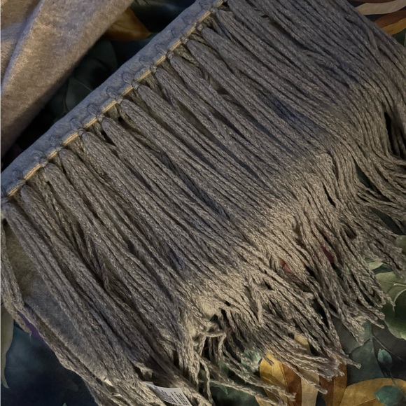 Lafayette148 NY Tan and Gray Fringed Wool Cashmere Scarf NWT - Picture 5 of 6